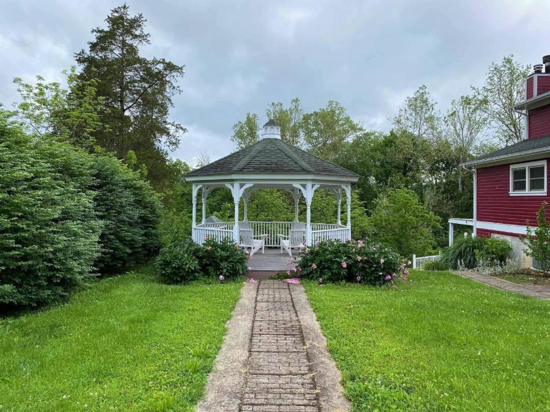 Plain & Fancy Bed & Breakfast Ironton Экстерьер фото
