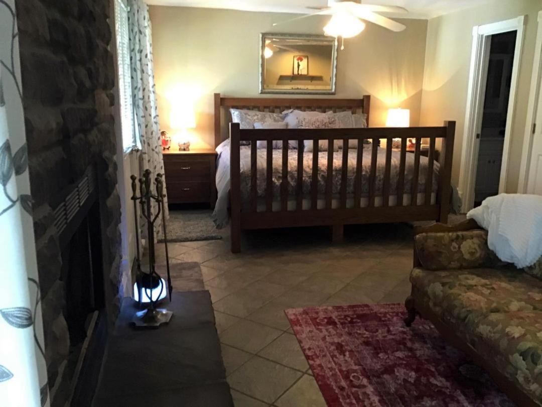 Plain & Fancy Bed & Breakfast Ironton Экстерьер фото